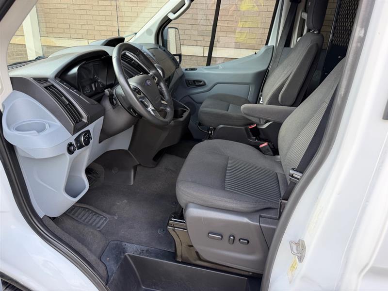 Ford Transit  2015