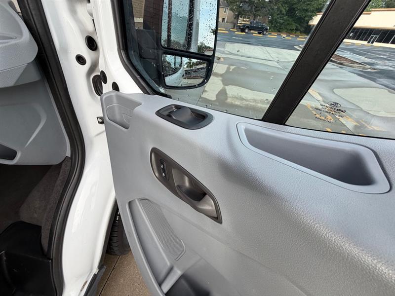 Ford Transit  2015
