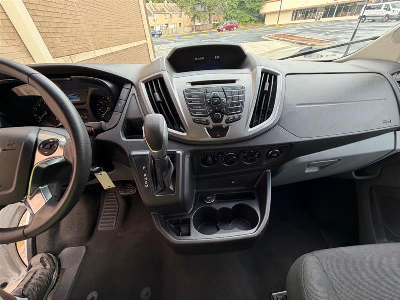 Ford Transit  2015