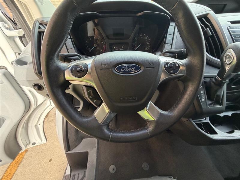 Ford Transit  2015