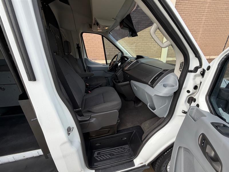 Ford Transit  2015