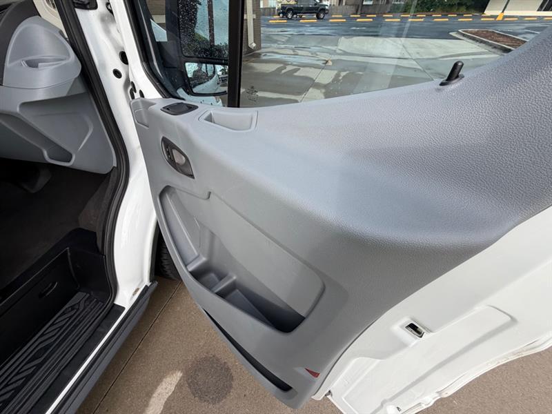 Ford Transit  2015