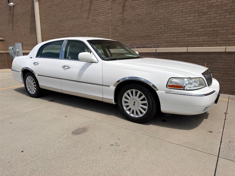 Lincoln Town Car  2005