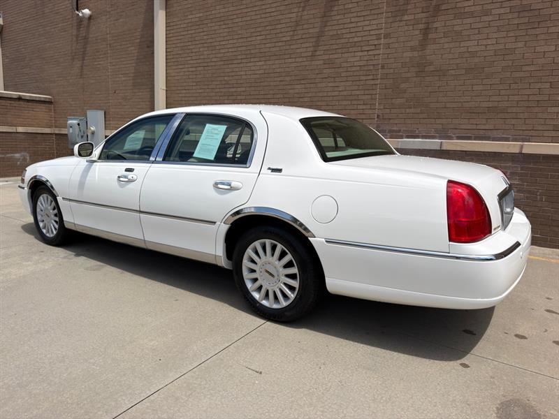 Lincoln Town Car  2005