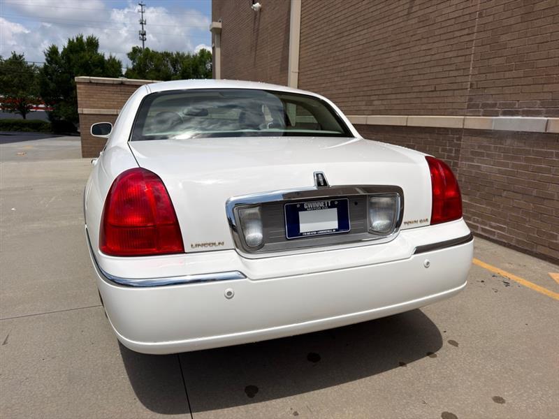 Lincoln Town Car  2005