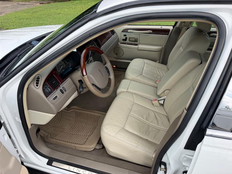 Lincoln Town Car  2005