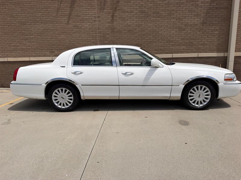 Lincoln Town Car  2005