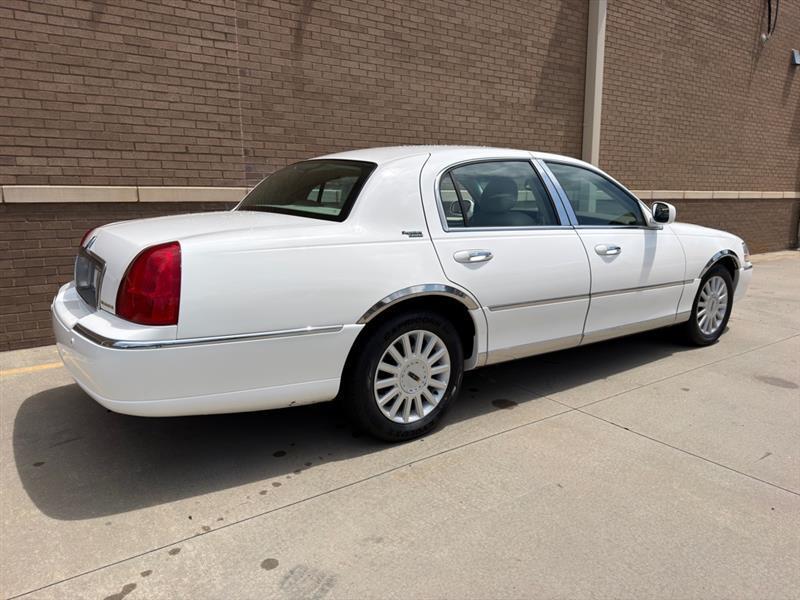 Lincoln Town Car  2005