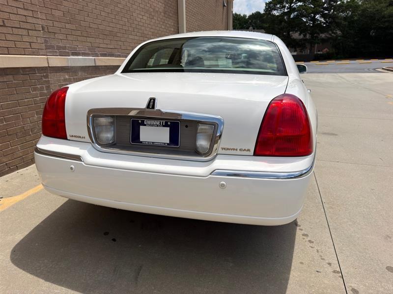 Lincoln Town Car  2005