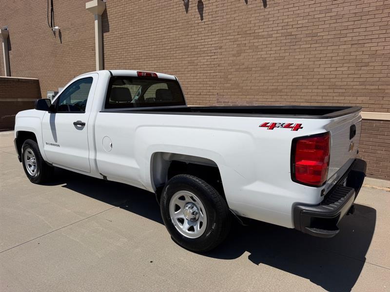 Chevrolet Silverado photo 4