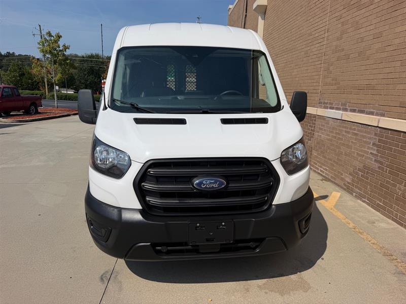 Ford Transit photo 6