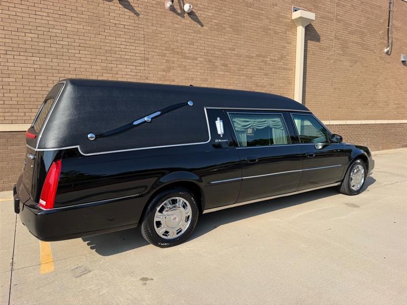 Cadillac DTS  2011