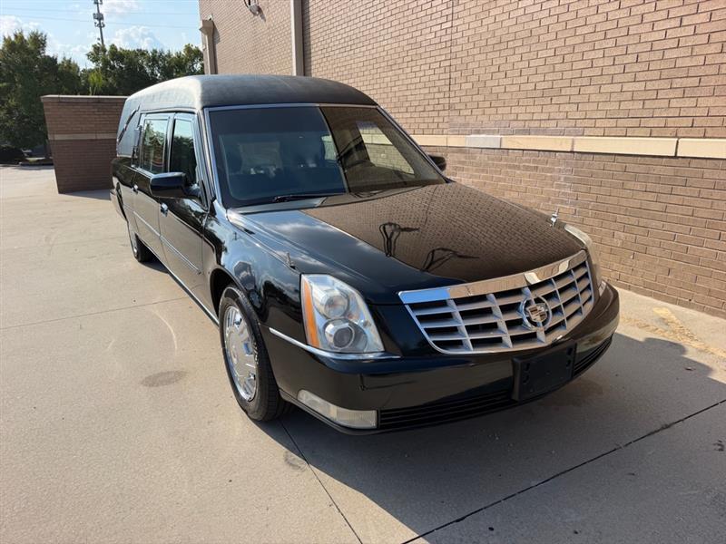 Cadillac DTS  2011