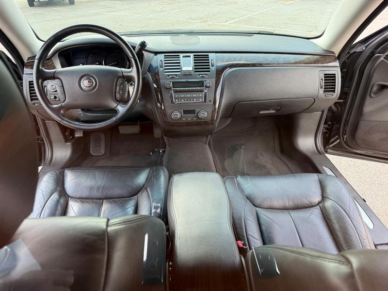 Cadillac DTS  2011