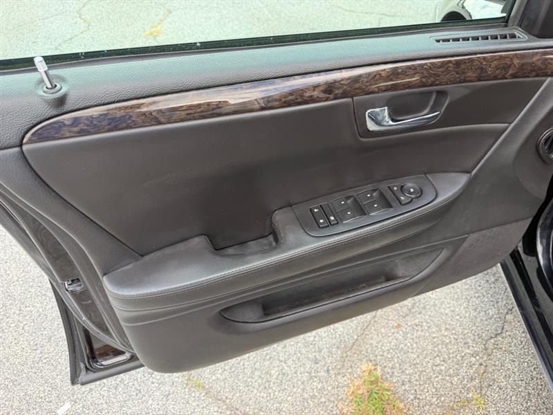 Cadillac DTS  2011