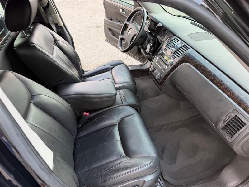 Cadillac DTS  2011