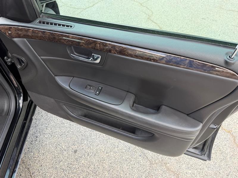 Cadillac DTS  2011