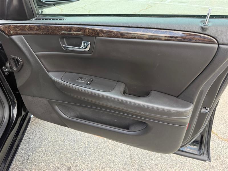 Cadillac DTS  2011