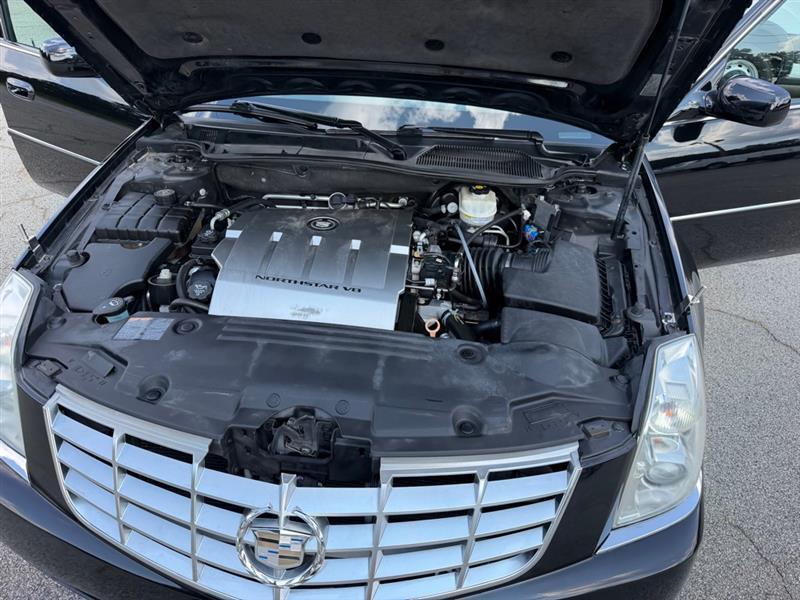 Cadillac DTS  2011
