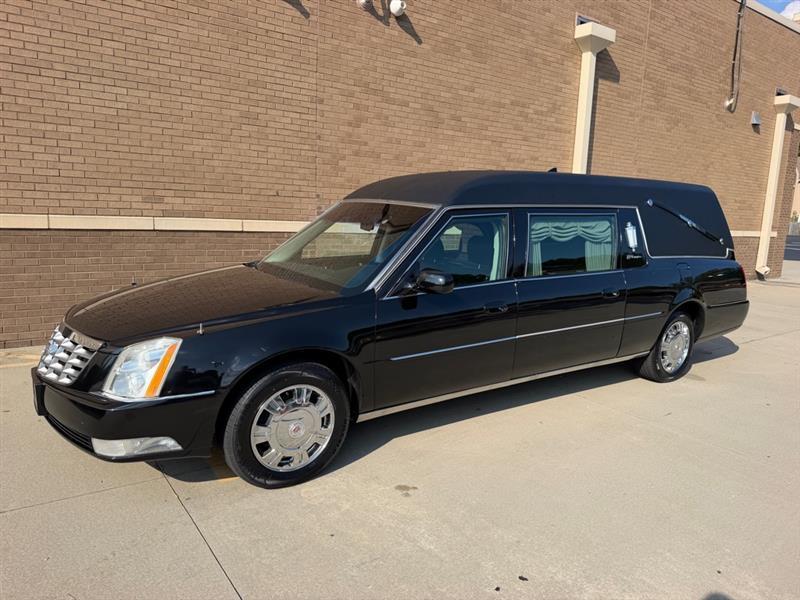 Cadillac DTS  2011