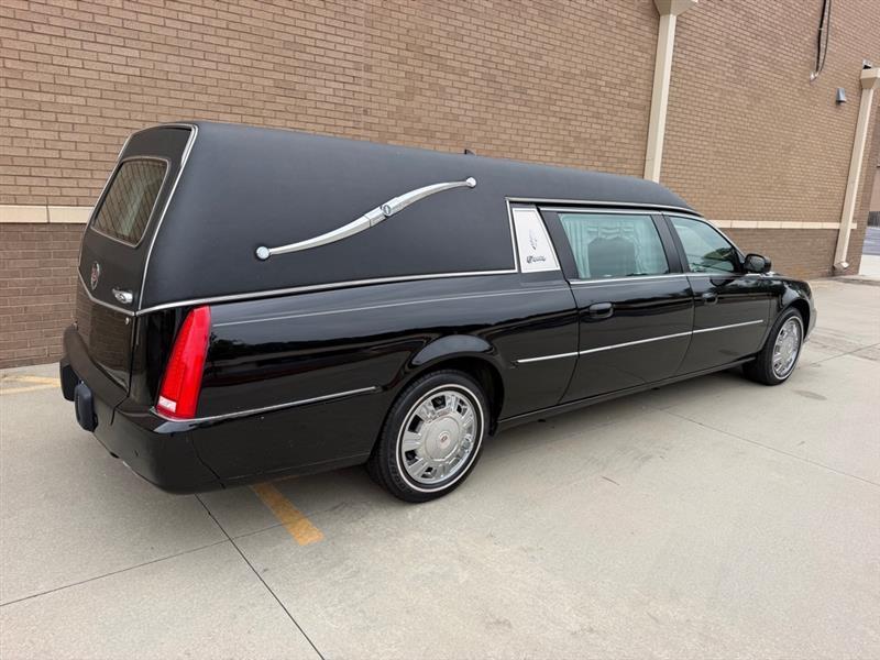 Cadillac DTS  2011