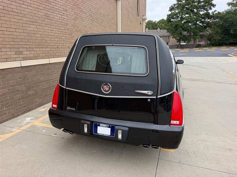 Cadillac DTS  2011