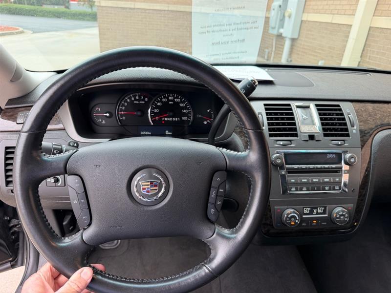Cadillac DTS  2011