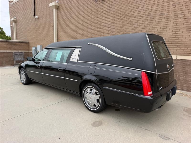 Cadillac DTS  2011