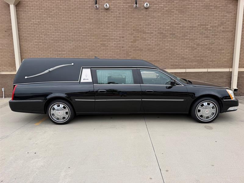 Cadillac DTS  2011