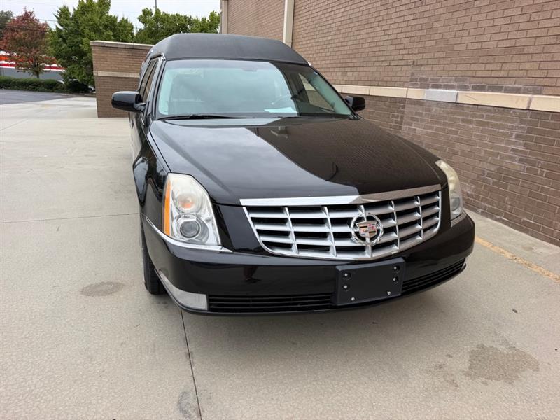 Cadillac DTS  2011