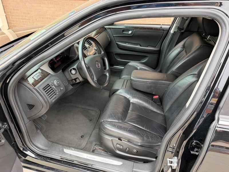 Cadillac DTS  2011