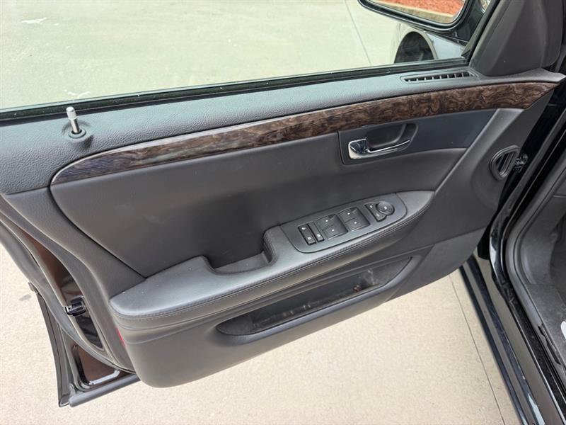 Cadillac DTS  2011