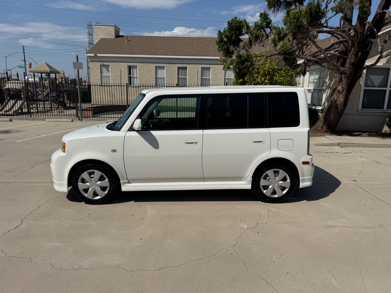 Scion xB Wagon 2005