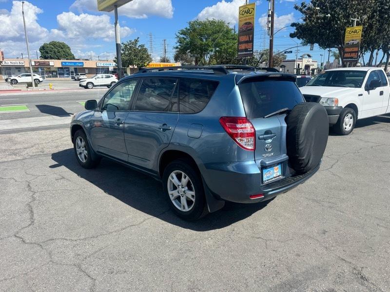 Toyota RAV4 Base I4 4WD 2012