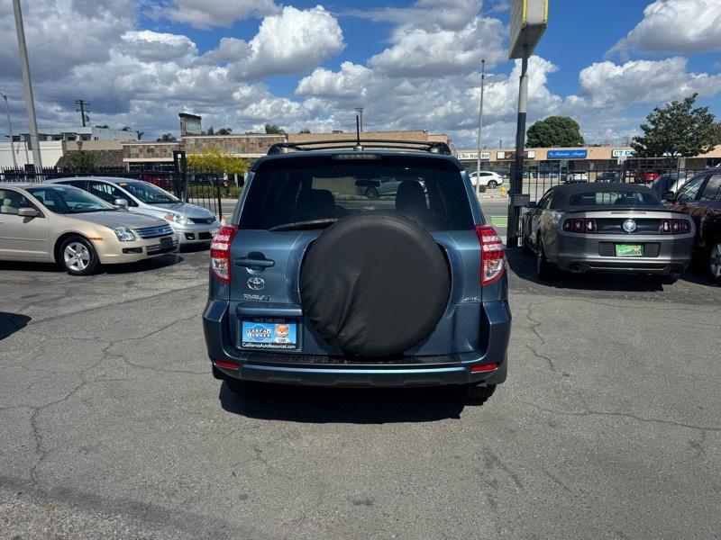 Toyota RAV4 Base I4 4WD 2012