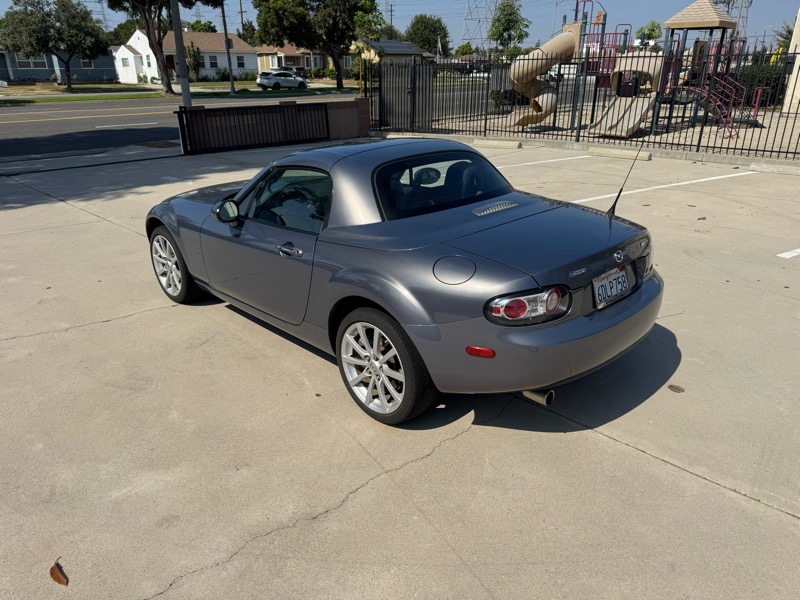 Mazda MX-5 Miata Touring Power Retractable Hardtop 2008