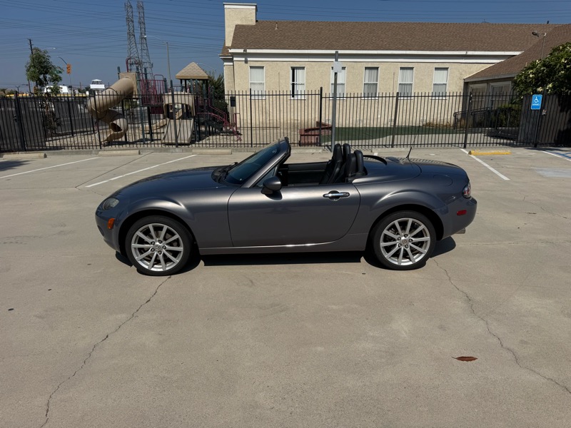 Mazda MX-5 Miata Touring Power Retractable Hardtop 2008
