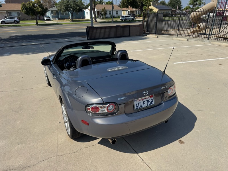Mazda MX-5 Miata Touring Power Retractable Hardtop 2008