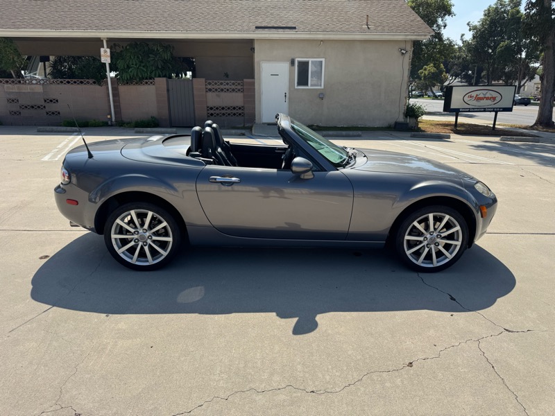 Mazda MX-5 Miata Touring Power Retractable Hardtop 2008
