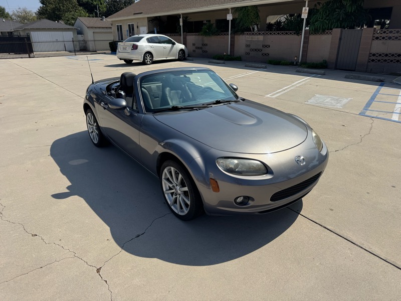 Mazda MX-5 Miata Touring Power Retractable Hardtop 2008