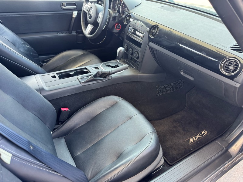 Mazda MX-5 Miata Touring Power Retractable Hardtop 2008