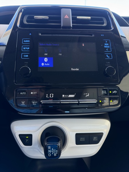 Toyota Prius Two 2016