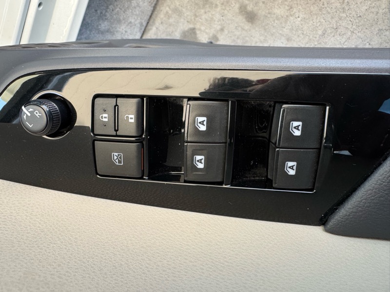 Toyota Prius Two 2016