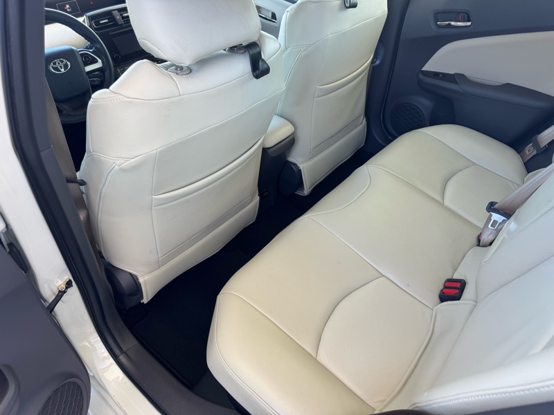 Toyota Prius Two 2016