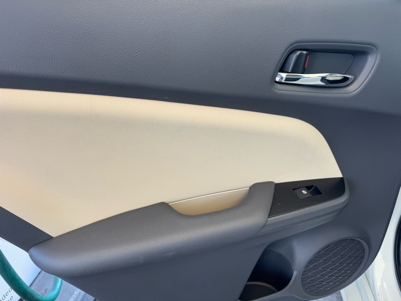 Toyota Prius Two 2016