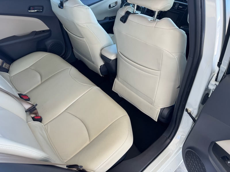 Toyota Prius Two 2016