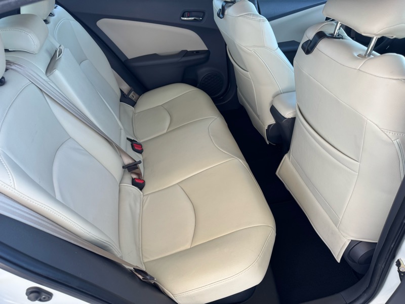 Toyota Prius Two 2016