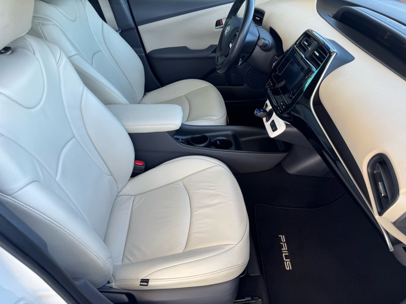 Toyota Prius Two 2016