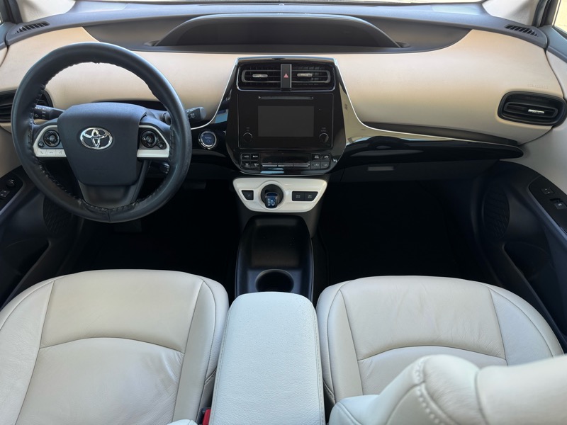 Toyota Prius Two 2016