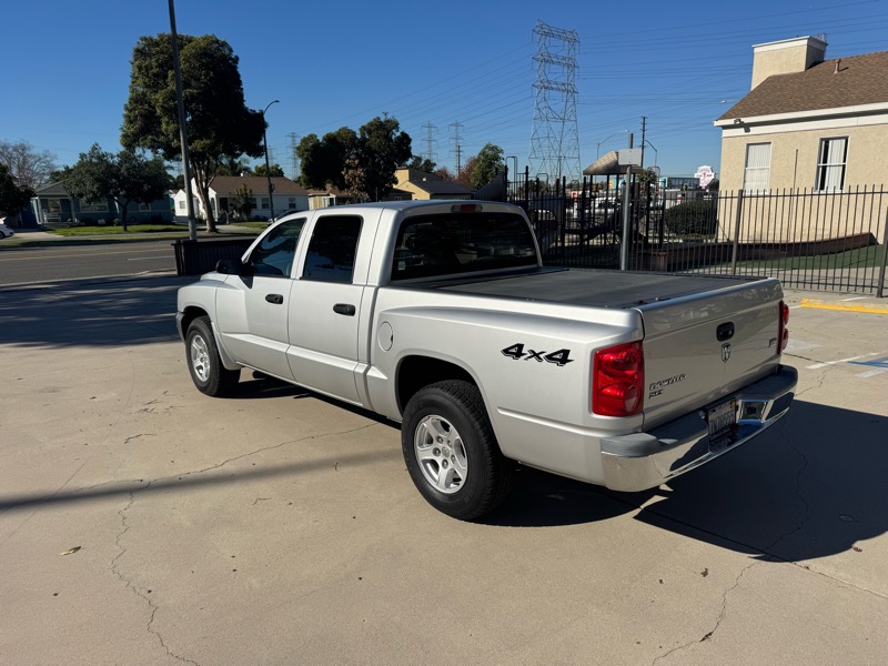 Dodge Dakota SLT Quad Cab 4WD 2005